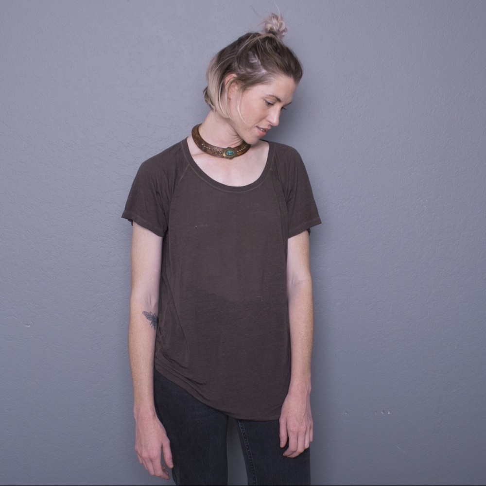 Unmarked size army green burnout tee.